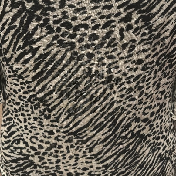 Francesca’s Collection black and white vintage y2K smocked zebra print top - Picture 3 of 7